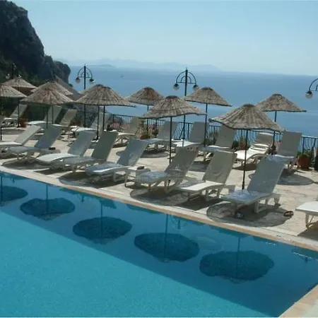Serena Hotel *
